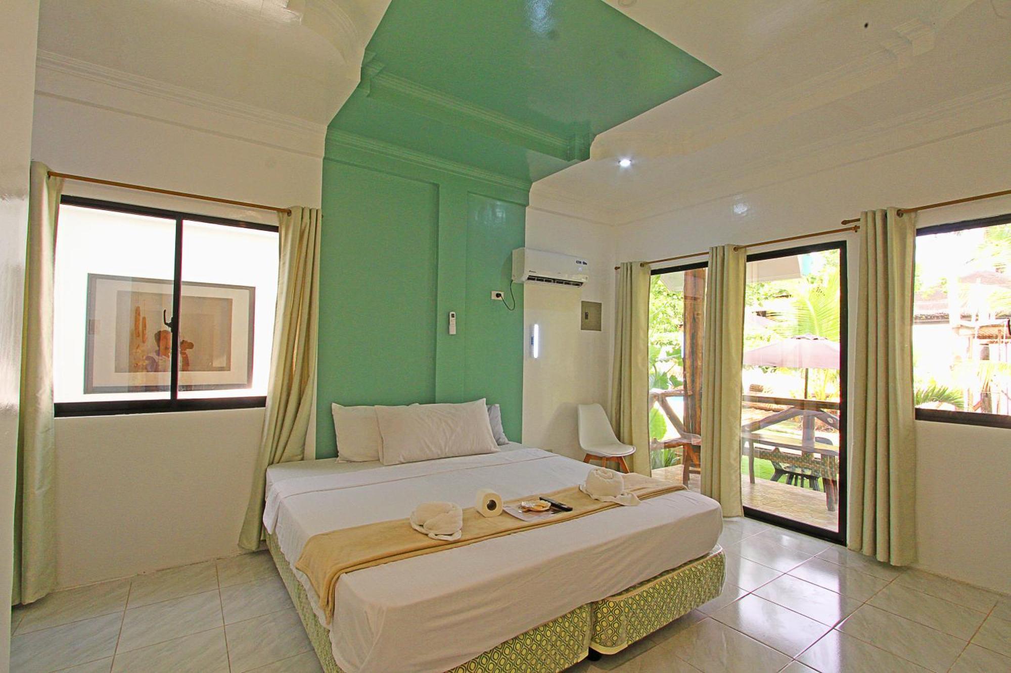 Villa Consolacion Resort Хенерал Луна Екстериор снимка