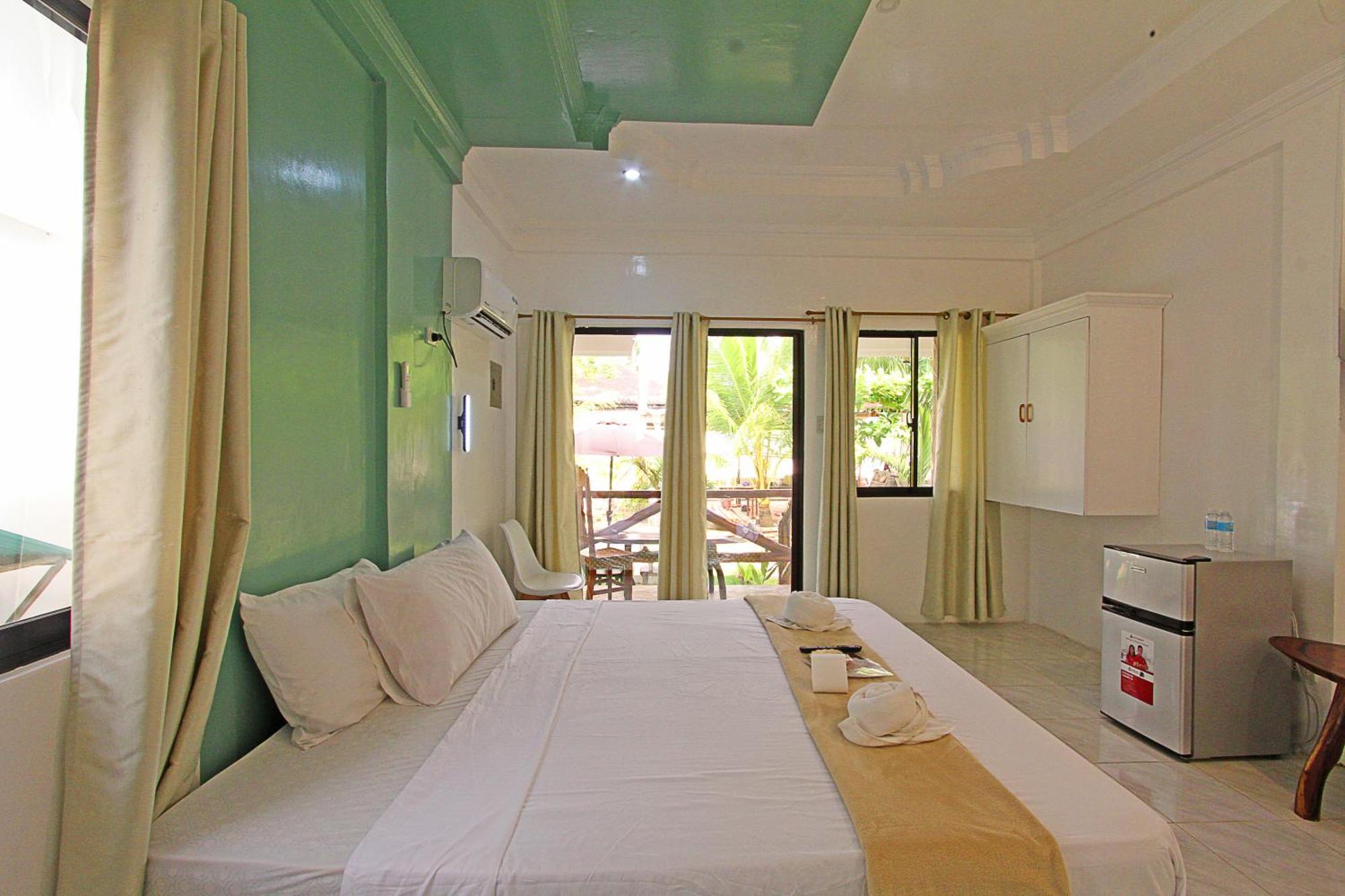 Villa Consolacion Resort Хенерал Луна Екстериор снимка